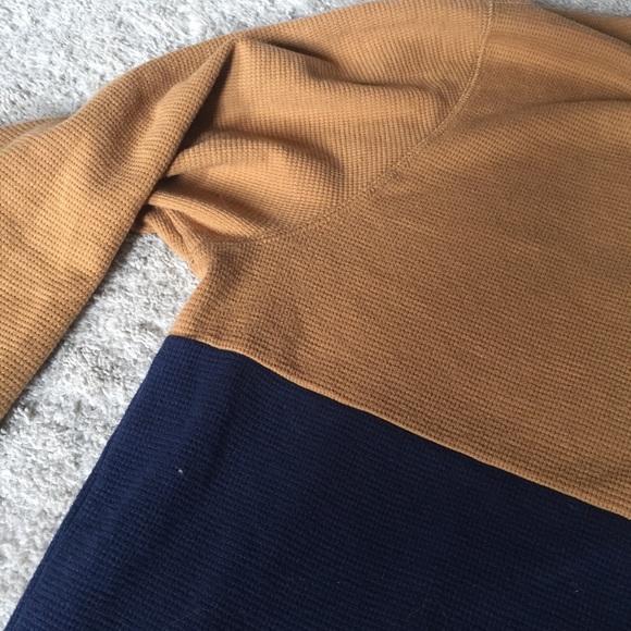 American Eagle Long Sleeve Colorblock Thermal - Picture 4 of 4